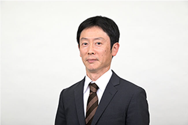 落ち着いた表情の田嶋雪介の写真